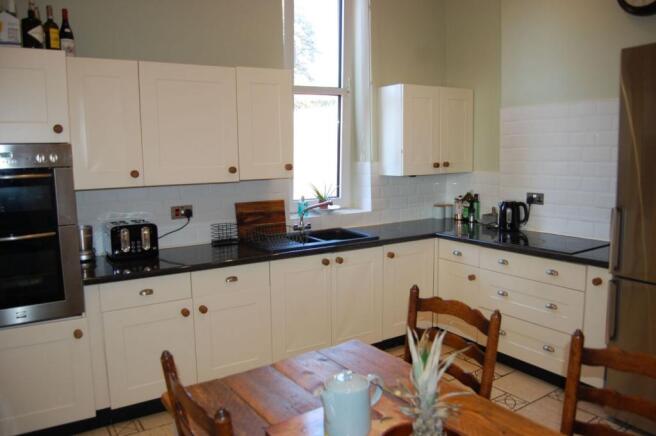KITCHEN/BREAKFAST ROOM