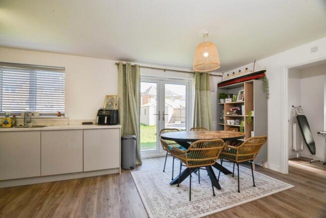 4 bed Detached for sale Image 3