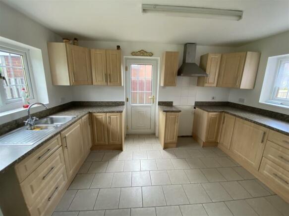 Kitchen: