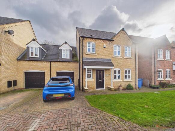 4 Bedroom Link-Detached House - For Sale