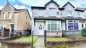 65, Cefn Fforest Avenue, Blackwood NP12 3JZ