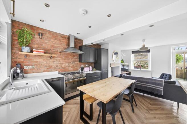 KITCHEN / DINER