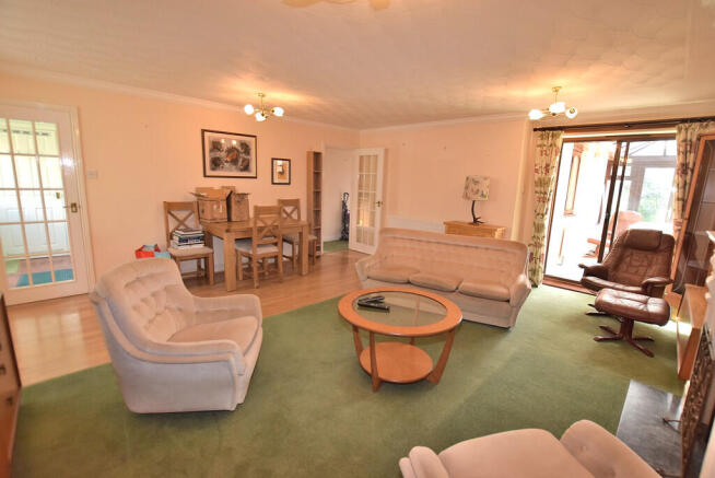 3 bed Detached Bungalow for sale Image 4
