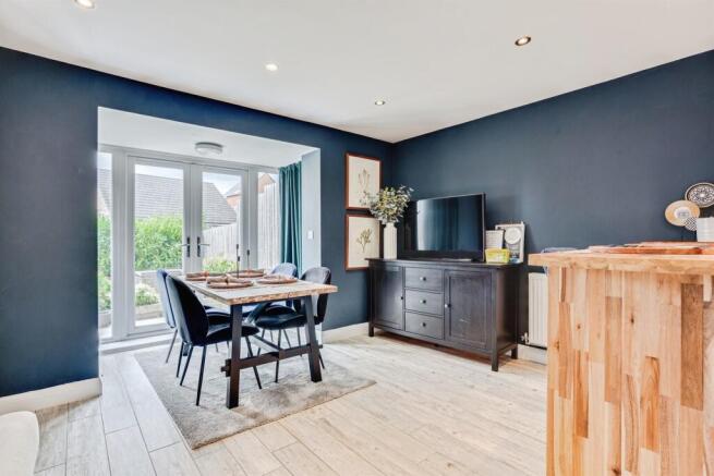 3 bed Semi-Detached for sale Image 5