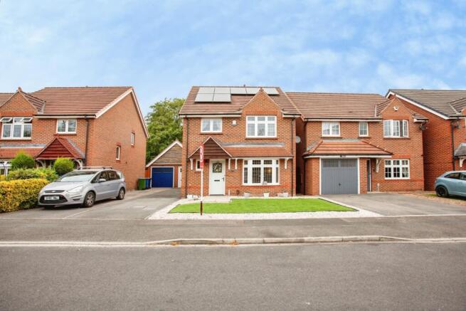 4 bed Detached for sale Image 5