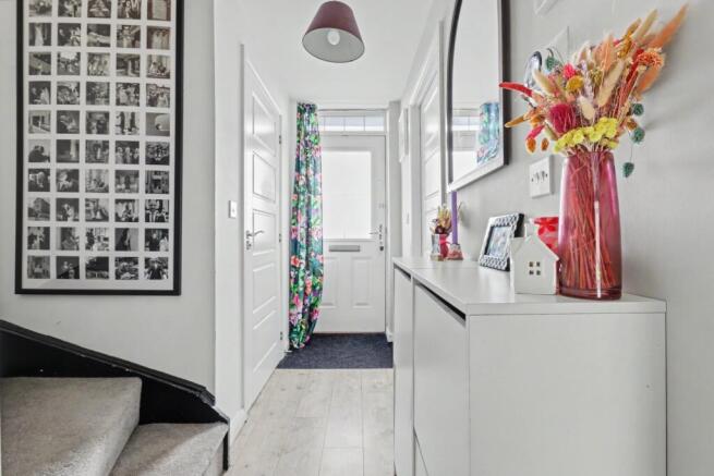 3 bed Semi-Detached for sale Image 8