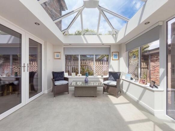 4 bed Detached for sale Image 11