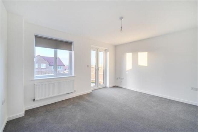 3 bed Semi-Detached to rent Image 6