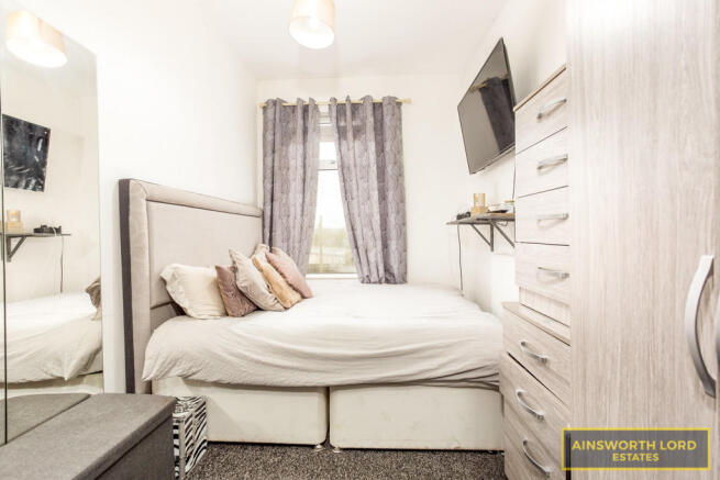 BEDROOM 2