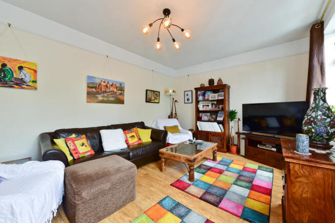 Edenbridge Road, Enfield photo 4