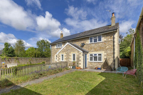 Delightful 3 bed cottage in central Bruton