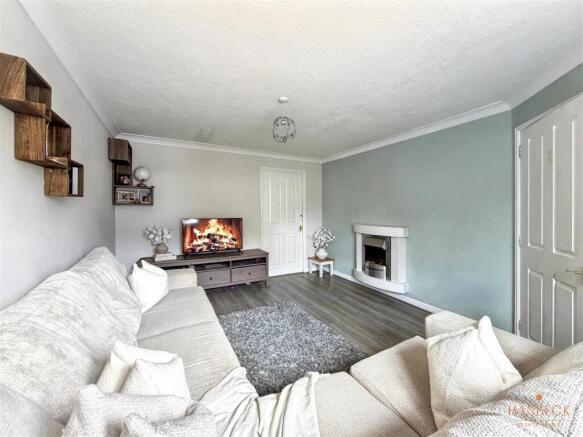 3 bed Semi-Detached for sale Image 4