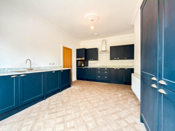 4 bed Semi-Detached for sale Image 5