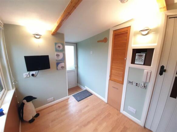 Cabin 2.jpg