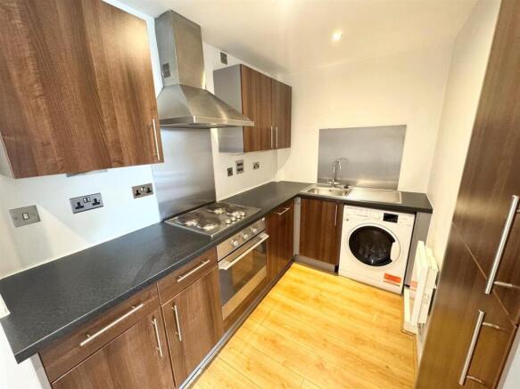 31 Heysmoor Heights - kitchen.jpg
