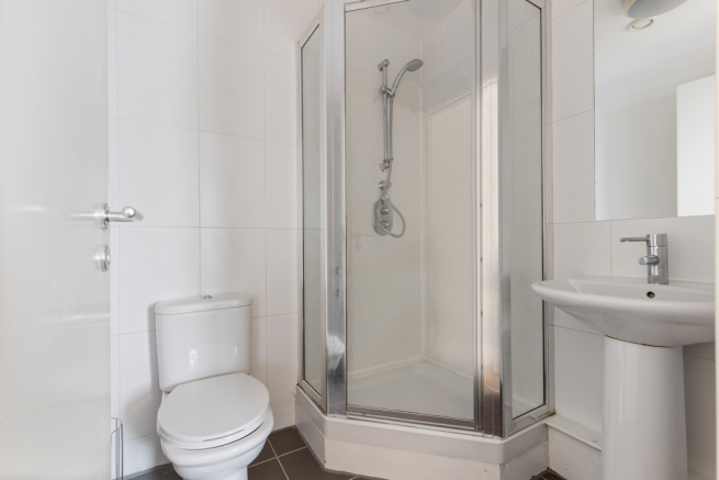 2 bed Apartment to rent Image 9