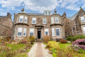 1/r, 13, West Bay Road, Millport KA28 0EZ