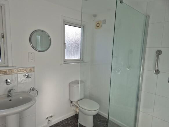 Bathroom 02