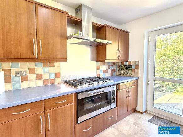 4 bed Detached for sale Image 7