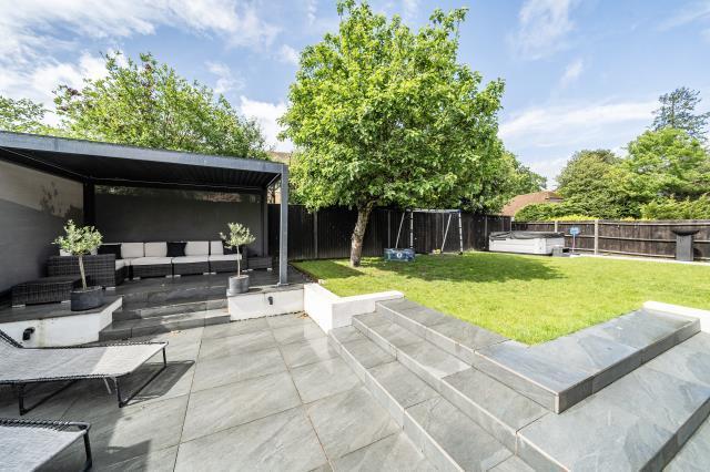 Sorrel Drive, Lightwater photo 4