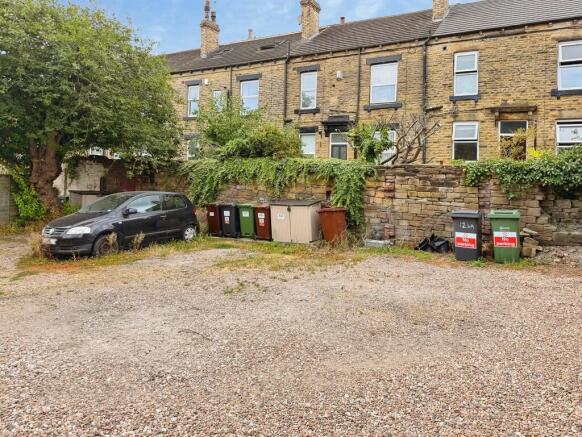 2 bed Apartment to rent Image 8