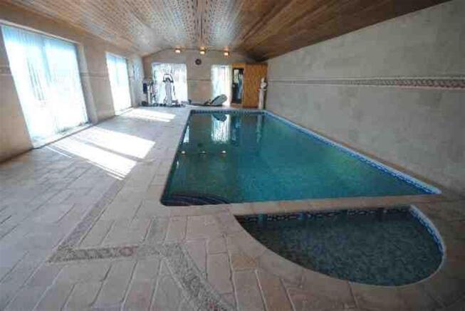 Photo 10