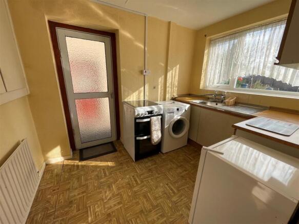 kitchen 2.jpg