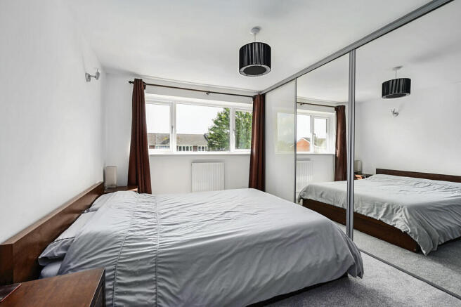 1 Selborne Close ...
