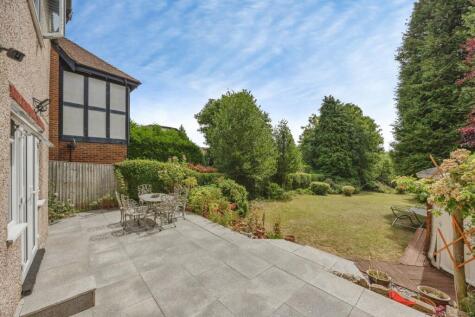 The Horseshoe, Coulsdon, CR5