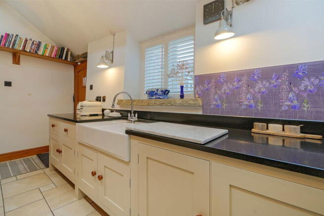 2 bed Semi-Detached for sale Image 7