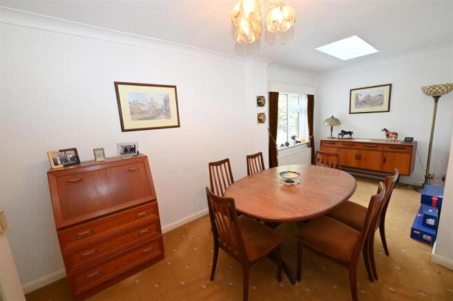 4 bed Detached Bungalow for sale Image 5