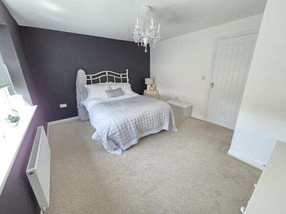 3 bed Semi-Detached for sale Image 11