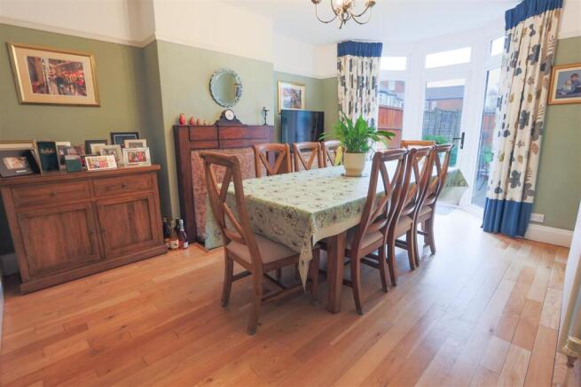 1018 Warwick Rd 1 .jpg