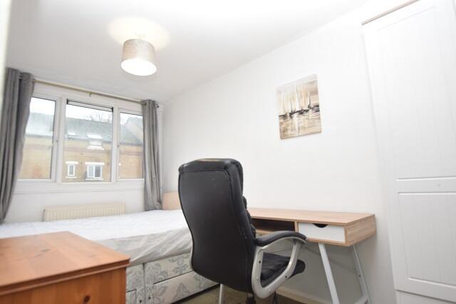3 bed Apartment to rent Image 7