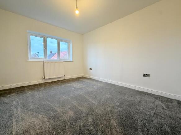 3 bed Terraced to rent Image 5