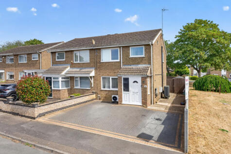 Castle Close, Corby, NN18