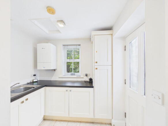 3 bed Town House for sale Image 7