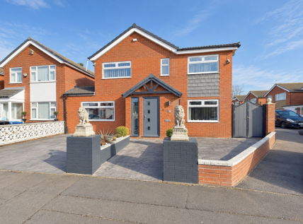 Warwick Court, Manchester, M16