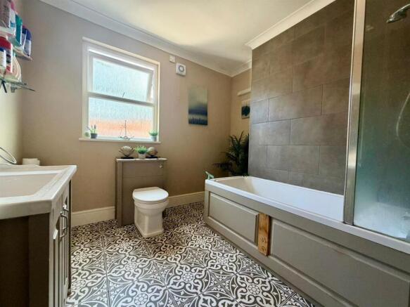 3 bed Terraced for sale Image 9