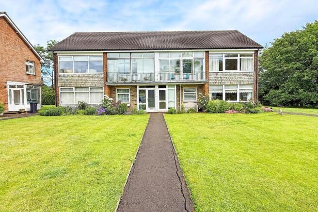 2 bed Flat for sale Image 11