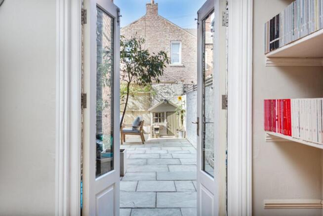 3 bed Terraced for sale Image 10