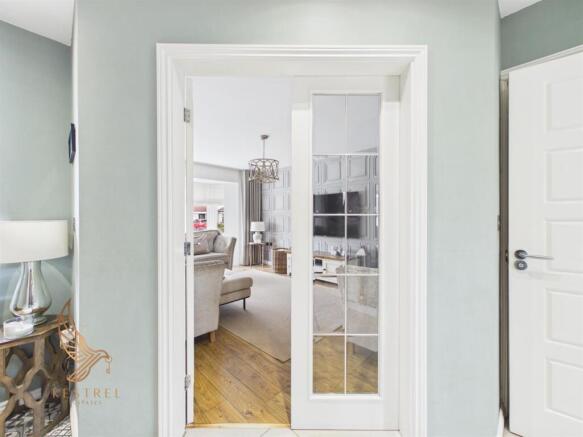 4 bed Detached for sale Image 6