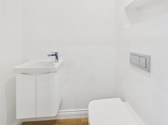 3 bed House for sale Image 5