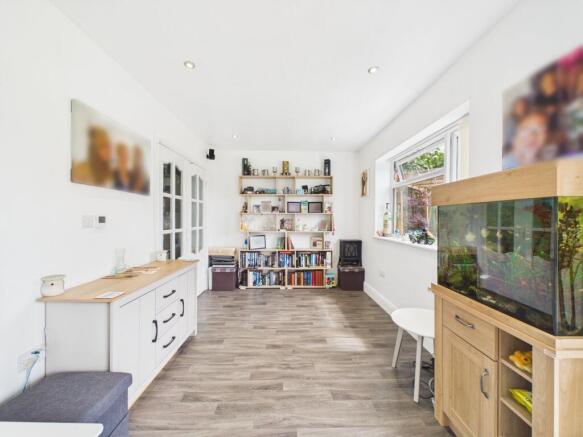 3 bed Semi-Detached for sale Image 9