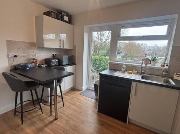 Kitchen Breakfast Room 2.jpg