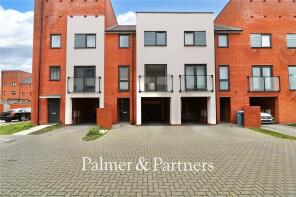 42, Davidson Close, Ipswich IP2 8TG