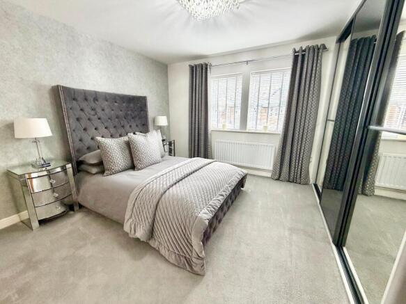 4 bed Detached for sale Image 10