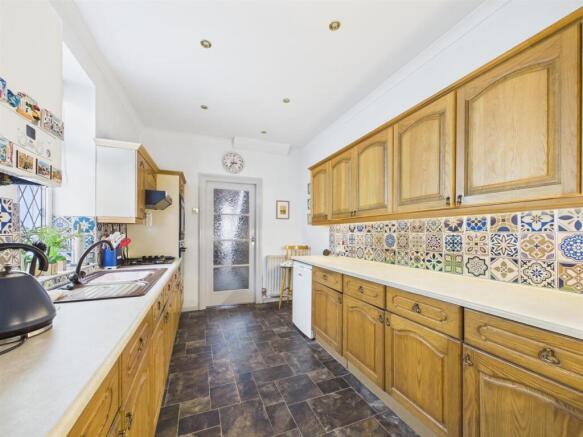 KITCHEN 2.jpg