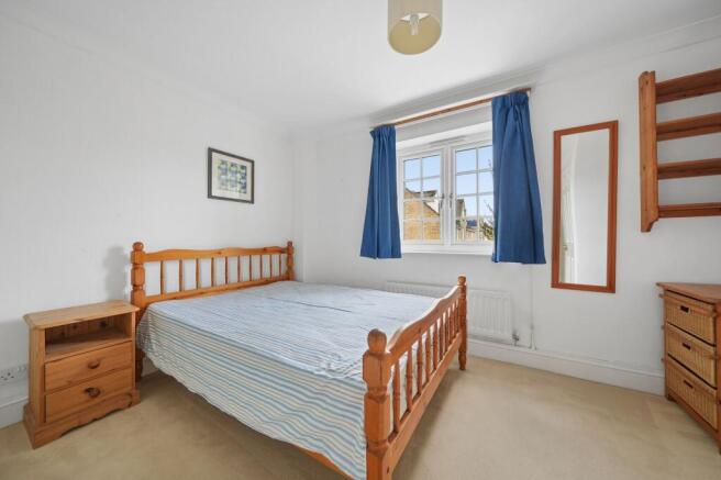 Swan Court, Witney, OX28 photo 4