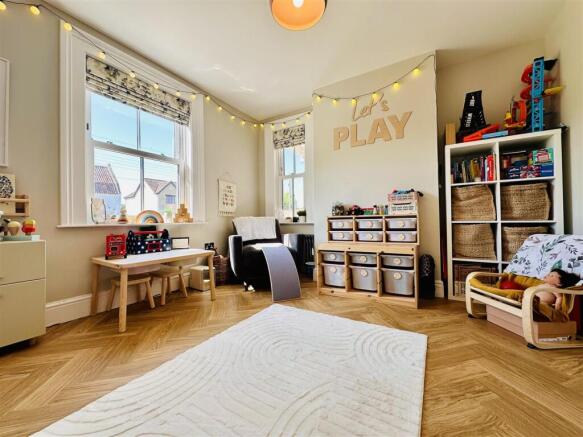 SECOND SITTING ROOM